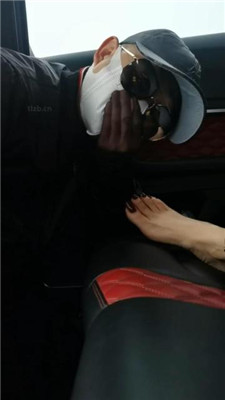 图片[8]_【皮皮】狂吸超臭黑棉袜-黑丝_HD绳艺资源