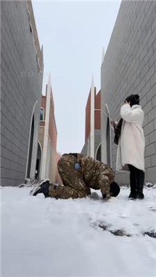 图片[2]_【辣姐】冰天雪地虐狗被路人偶遇-翻车_HD绳艺资源