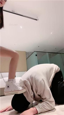 图片[2]_【川野尤娜】高帮帆布鞋踩踏/提档/清理脏鞋底/品尝内裤_HD绳艺资源