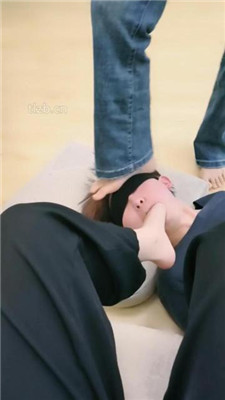 图片[8]_【北京啡啡】全体重踩踏/舔脏鞋臭脚/人肉脚垫_HD绳艺资源