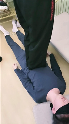 图片[16]_【北京啡啡】全体重踩踏/舔脏鞋臭脚/人肉脚垫_HD绳艺资源