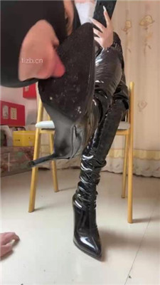 图片[11]_【甜心教主】多双脏长靴用狗舌头清理_HD绳艺资源