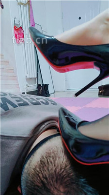 图片[9]_【高跟姐姐】内裤套头/鞋垫面包喂食/品尝裸足【完整版】_HD绳艺资源