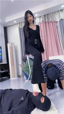 图片[12]_【麋鹿银儿】素人模特S-高难度挑战虐三奴-骑马踩踏/训练/白袜捂脸/提档_HD绳艺资源