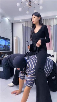 图片[17]_【麋鹿银儿】素人模特S-高难度挑战虐三奴-骑马踩踏/训练/白袜捂脸/提档_HD绳艺资源