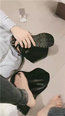 图片[16]_【妮蔻】长靴脚下踩虐/胯下辱/闻臭脚臭脚丫/插嘴_HD绳艺资源