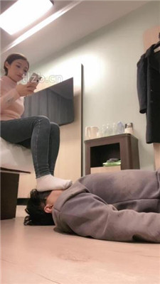 图片[8]_【魅儿】磕头求虐/耳光/白袜臭脚气味辱/裸足插嘴/嘴叼袜子_HD绳艺资源