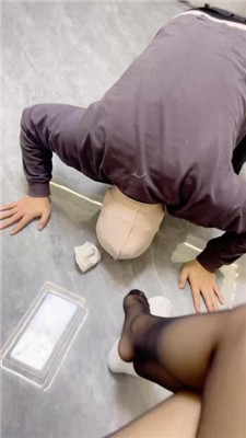 图片[12]_【大一诗诗】短靴黑丝白袜-虐废绿帽奴_HD绳艺资源