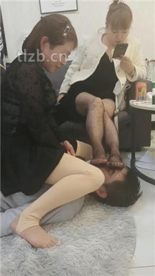 图片[11]_【乐爷】双S-玩弄脚底下贱父子狗_HD绳艺资源