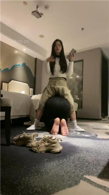 图片[6]_【芊芊】运动鞋白袜气味辱/踩踏/脚喂食/耳光/口水_HD绳艺资源