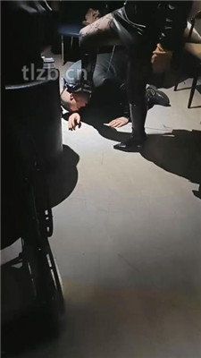 图片[3]_【乐爷】KTV聚会公开处刑-长靴踩虐踢踹_HD绳艺资源