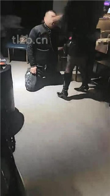 图片[4]_【乐爷】KTV聚会公开处刑-长靴踩虐踢踹_HD绳艺资源