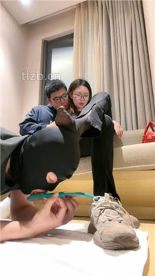 图片[9]_【Jenn】情侣主亲热羞辱绿帽-舔鞋底/踩踏/黑丝脚插嘴_HD绳艺资源