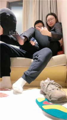 图片[15]_【Jenn】情侣主亲热羞辱绿帽-舔鞋底/踩踏/黑丝脚插嘴_HD绳艺资源