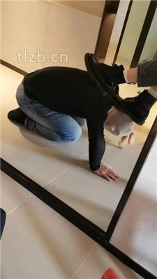 图片[5]_【Welldoer】头顶鞋子/长靴白袜各种踩踏/清理脏鞋底_HD绳艺资源