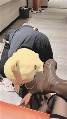 图片[14]_【娜娜米】舔脏靴子玉足/脚踩喂食【完整版】_HD绳艺资源