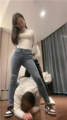 图片[3]_【漫漫】姐妹花S虐-转胯狗爬/跪舔臭脚/2踩踏/狂吸臭白袜_HD绳艺资源