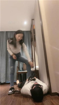 图片[15]_【漫漫】姐妹花S虐-转胯狗爬/跪舔臭脚/2踩踏/狂吸臭白袜_HD绳艺资源