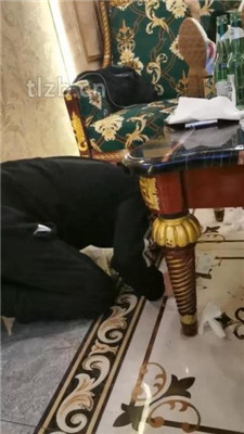 图片[2]_【文文文】KTV开发双素人-舔脏鞋底/踢踹/碾压狗头/闻棉袜踩踏_HD绳艺资源