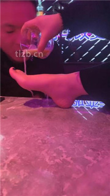 图片[7]_【娩娩大魔王】KTV虐废奴-人肉座椅/耳光/舔脏鞋白袜【完整版】_HD绳艺资源