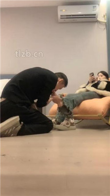 图片[2]_【娩娩大魔王】绿帽前男友裸足狂舔【上】_HD绳艺资源