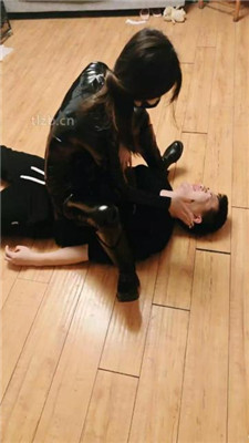 图片[13]_【诗琪】骨头口塞/长靴踩虐/训练腿绞【双视角版】_HD绳艺资源