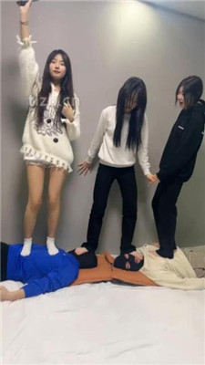 图片[15]_【精神小妹】7绳艺导师调双奴-轮流全体重跳踩【双视角版】_HD绳艺资源