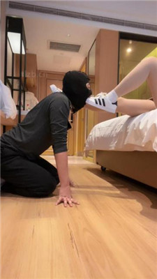 图片[10]_【喵主】骑马转胯/贝壳头白袜踩虐/磕头/清理脏鞋底/吃白袜_HD绳艺资源