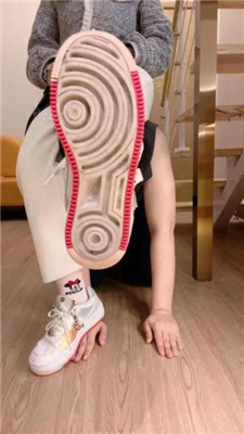 图片[15]_【可可公主】运动鞋踩踏/骑马转胯/训练/狂吸臭白袜_HD绳艺资源