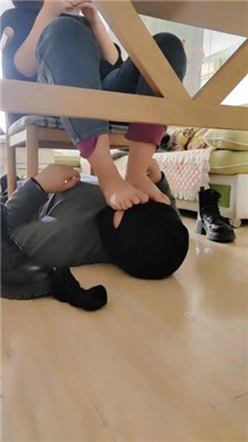 图片[4]_【樱樱】桌底视角-近距离-玩虐贱奴【上】_HD绳艺资源