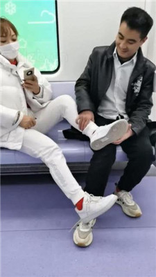 【乐姐】地铁上挑逗贱奴_HD绳艺资源