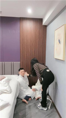 【尤金女皇】双奴争宠跪求暴揍_HD绳艺资源