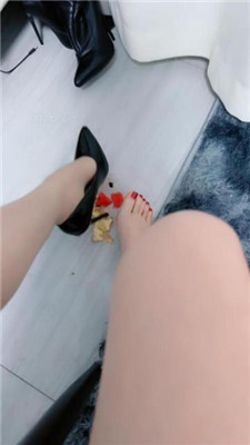图片[15]_【腿腿祖宗】踩脚垫/肉丝脚狂舔/脚喂食_HD绳艺资源
