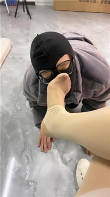 【喵主】近距离原味鞋袜恋足舔_HD绳艺资源