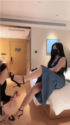 图片[9]_【小x大王】高跟凉鞋踩狗/训练/掐脖窒息/脚插嘴_HD绳艺资源