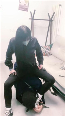 图片[3]_【大小姐】跪舔高帮帆布鞋白袜/训练/手铐绳艺技巧_HD绳艺资源