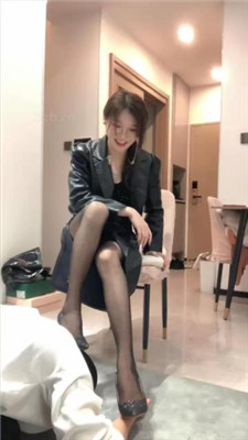 【小麦】高跟踩狗爪/揪耳朵/虐乳/黑丝脚插嘴/强迫喂食_HD绳艺资源