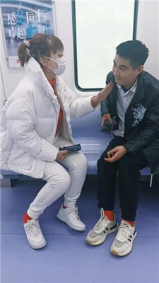 图片[6]_【乐爷】地铁上小白鞋棉袜玩狗_HD绳艺资源