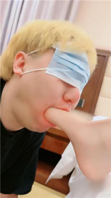 图片[13]_【美娜格格】轻度语言羞辱-15天泛黄白袜-舔裸足吃白袜_HD绳艺资源