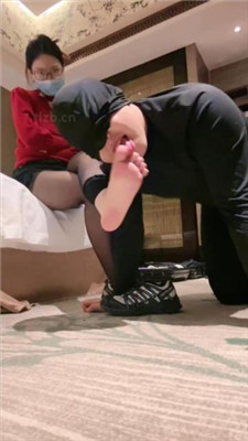 图片[19]_【jenn】踩踏狗爪/耳光/转胯/黑丝脚狂舔_HD绳艺资源