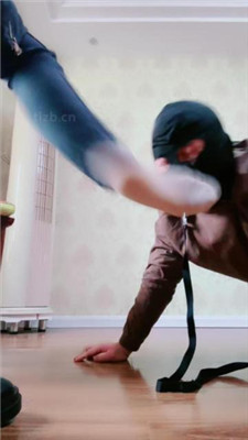 图片[4]_【梦凡】脏短靴重度虐打/肉丝脚狂舔/闻鞋窝_HD绳艺资源