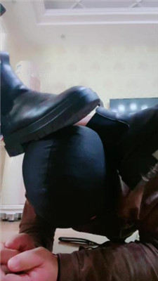 图片[15]_【梦凡】脏短靴重度虐打/肉丝脚狂舔/闻鞋窝_HD绳艺资源