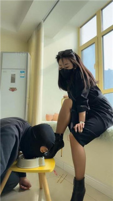 图片[5]_【辣姐】贱奴养成计划-迷恋靴子黑丝美腿_HD绳艺资源