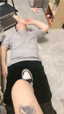 图片[14]_【香芋朱朱】黑丝脚踩踏喂食/伺候沐足/闻鞋踩踏_HD绳艺资源