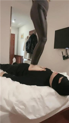 图片[13]_【三娘】跳踩/恋足狂舔/转胯/人肉坐垫_HD绳艺资源