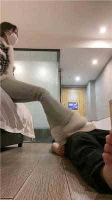 图片[5]_【乔妹】跪舔毛毛脏鞋/跳踩脚垫_HD绳艺资源