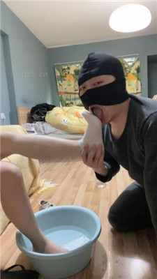 图片[13]_【黑泽兮】刷鞋匠实录-清理超脏小白鞋棉袜_HD绳艺资源