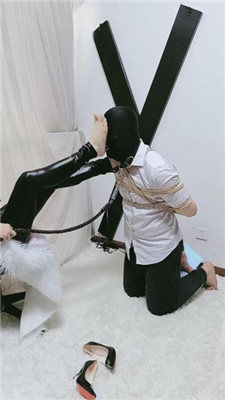 图片[7]_【冰绳艺导师】皮衣绳艺导师-五花大绑囚禁狗笼/袜子塞嘴_HD绳艺资源