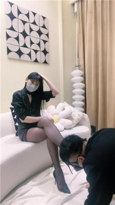【安瑶大大】黑丝高跟深喉恋足舔_HD绳艺资源