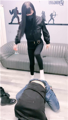 图片[3]_【韩韩】双S-踢踹踩踏训练/人体鞋架/转胯喝圣水【双视角版】_HD绳艺资源